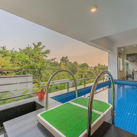 Lavish Apartments with Swimming Pool near Candolim Beach Marmagao Exteriör bild