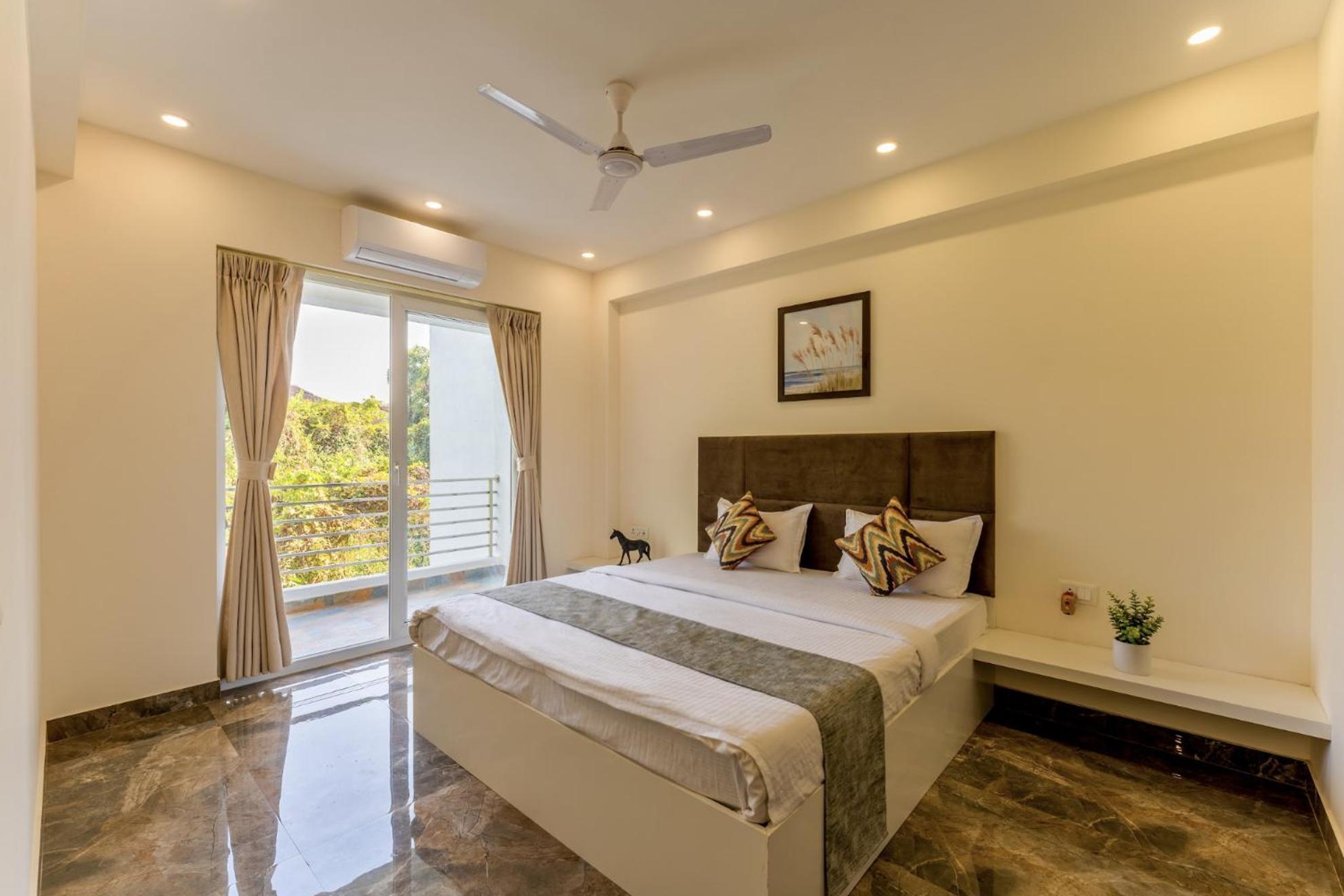 Lavish Apartments with Swimming Pool near Candolim Beach Marmagao Exteriör bild