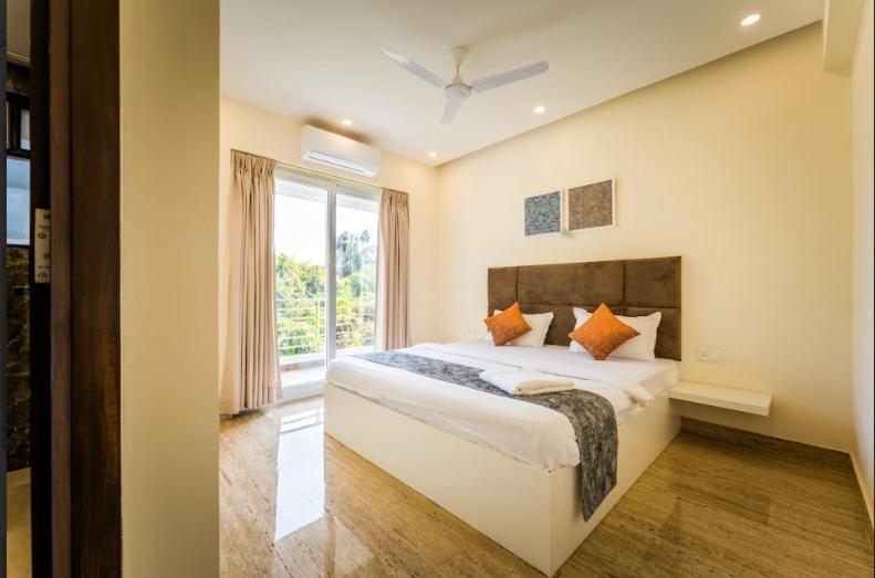 Lavish Apartments with Swimming Pool near Candolim Beach Marmagao Exteriör bild