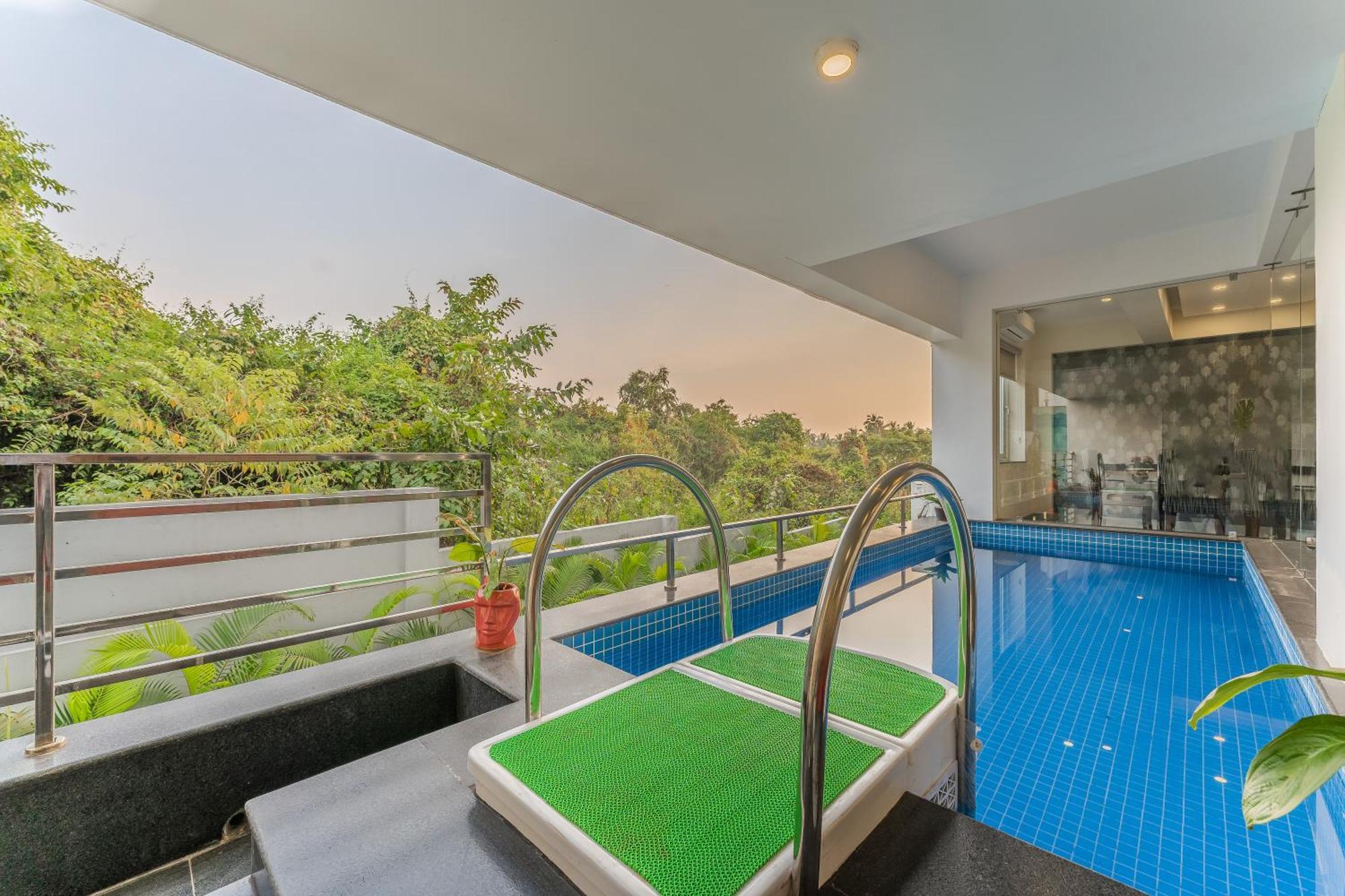 Lavish Apartments with Swimming Pool near Candolim Beach Marmagao Exteriör bild